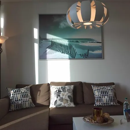 Inselblume 46 - In Mit Balkon Und Viel Licht Prázdninový dům *